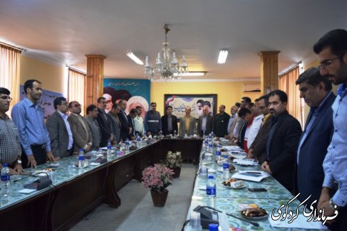 پنجمین جلسه شورای اداری شهرستان در حال برگزاری است