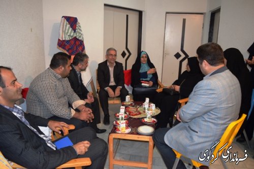 بازدید مدیر کل امور بانوان و خانواده استان و فرماندار کردکوی  از نمایشگاه صنایع دستی