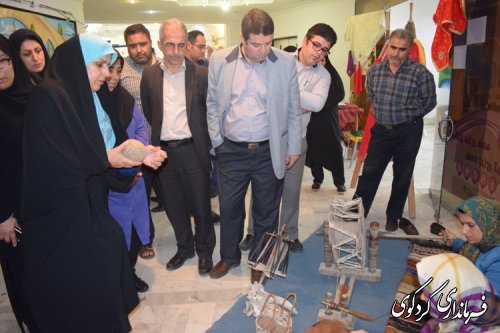 بازدید مدیر کل امور بانوان و خانواده استان و فرماندار کردکوی  از نمایشگاه صنایع دستی