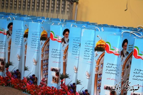 طی مراسمی از مجموعه دست اندر کاران برگزاری نخستین یادواره شهدای مدافع حرم سه استان شمالی کشور تشکر و قدر دانی کرد.