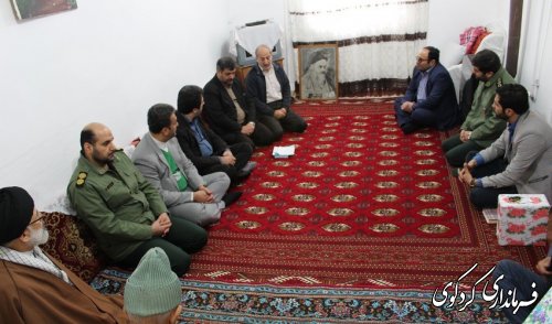 دیدار معاون فرماندار و بخشدار مرکزی بهمراه مسئولان با خانواده شهدا و روحانی روستای سرکلاته کردکوی