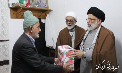 دیدار معاون فرماندار و بخشدار مرکزی بهمراه مسئولان با خانواده شهدا و روحانی روستای سرکلاته کردکوی