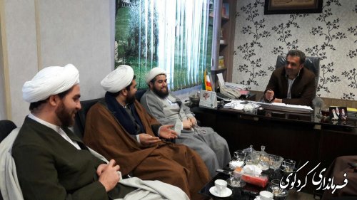 دیدار بخشدار مرکزی با روحانیون در ششمین روز از دهه ی مبارک فجر.
