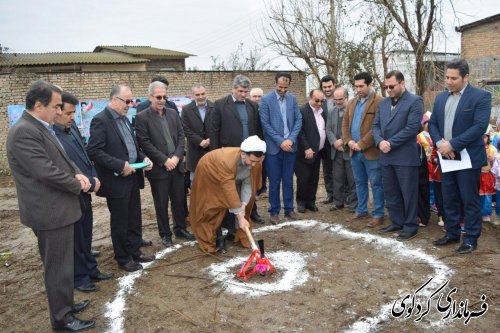 کلنگ ساخت ۵ واحد مسکونی خانواده های شهری دارای دو معلول تحت پوشش بهزیستی در کردکوی زده شد