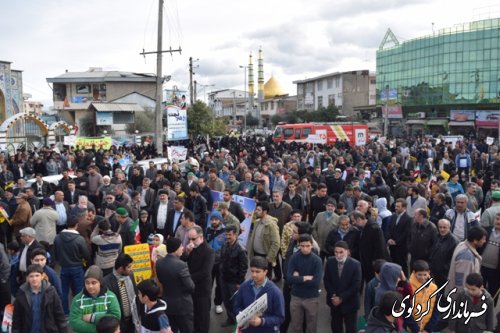 حضور معاون سیاسی امنیتی استاندار در راهپیمایی 22 بهمن کردکوی