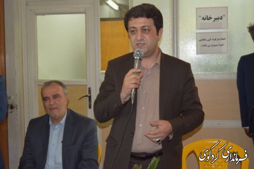 ارزش واقعی انسانها به میزان خدماتی که به جامعه ارائه می دهند سنجیده و ارزیابی می کردد.
