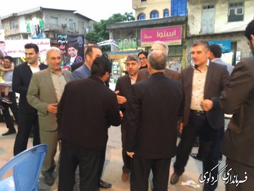 بازدید فرماندار از ستادهای انتخاباتی نامزدهای ریاست جمهوری و شورای شهر
