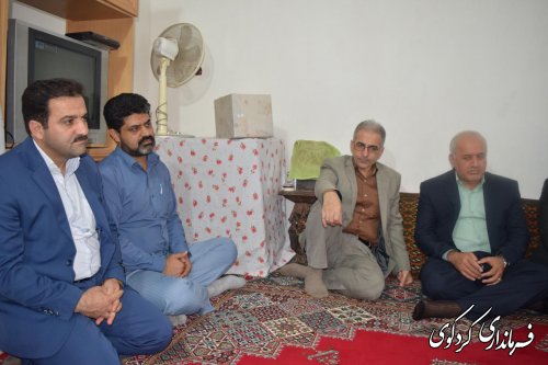 دیدار فرماندار با خانواده شهید و جانباز دفاع مقدس 
