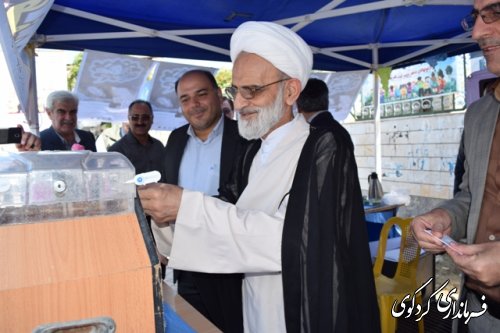 جشن نیکوکاری با حضور فرماندار، امام جمعه،وبخشدارمرکزی و مدیران اداری برگزارشد