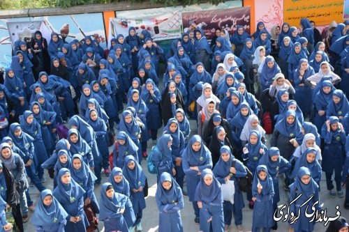 زنگ مهر  نیز همچون سایر نقاط کشور با حضور معاون فرماندار ،بخشدارمرکزی ومدیران دستگاههای اجرایی  در مدرسه دخترانه شاهد کردکوی نواخته شد.