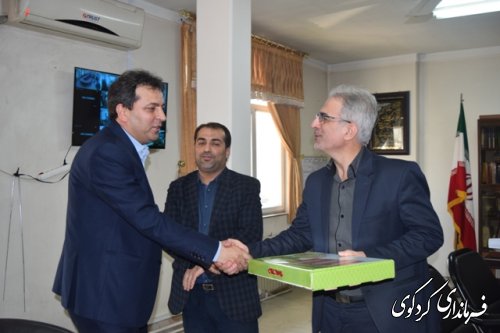 جذب بیش از 120%  اعتبارات مصوب اشتغالزایی کمیته امداد شهرستان در سال95 با همکاری خوب بانکها/  انتظار استمرار تعامل خوب بانکها در سال