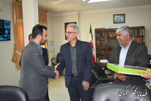جذب بیش از 120%  اعتبارات مصوب اشتغالزایی کمیته امداد شهرستان در سال95 با همکاری خوب بانکها/  انتظار استمرار تعامل خوب بانکها در سال