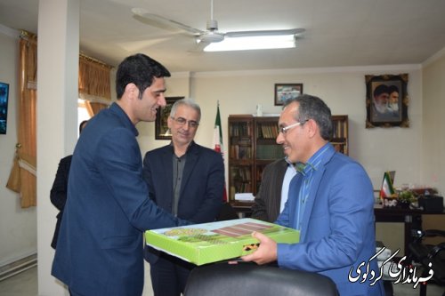 جذب بیش از 120%  اعتبارات مصوب اشتغالزایی کمیته امداد شهرستان در سال95 با همکاری خوب بانکها/  انتظار استمرار تعامل خوب بانکها در سال