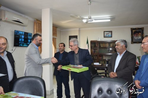 جذب بیش از 120%  اعتبارات مصوب اشتغالزایی کمیته امداد شهرستان در سال95 با همکاری خوب بانکها/  انتظار استمرار تعامل خوب بانکها در سال