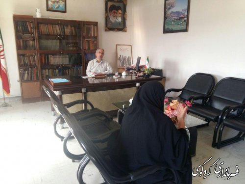 امروز سه شنبه تعدادی از شهروندان با حضور در محل کار جمالی فرماندار کردکوی با وی دیدارکردند