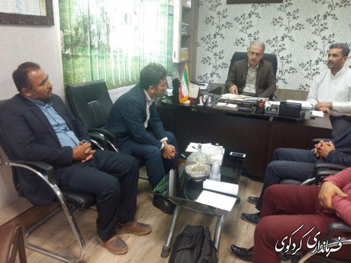 نشست مشترک باحضور جمالی فرماندار، بخشدار مرکزی, اعضای شورای اسلامی و دهیار روستای نامن