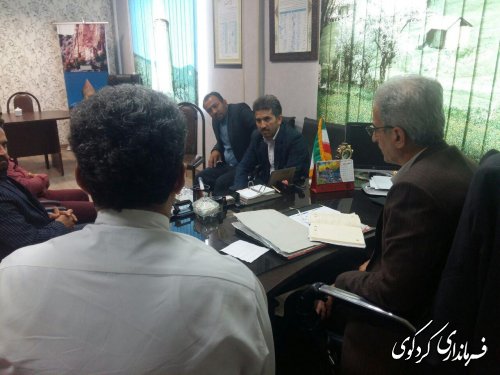 نشست مشترک باحضور جمالی فرماندار، بخشدار مرکزی, اعضای شورای اسلامی و دهیار روستای نامن