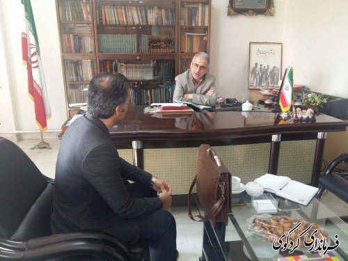 تعدادی از شهروندان با حضور در محل کار جمالی فرماندار کردکوی دیدار کردند.