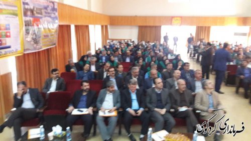 در دوسال گذشته بیش از ده هزار نفر از فارغ التحصلان رشته های گوناگون کشاورزی برای پهنه بندی اراضی کشاورزی و ارتقای سطح تحقیقات بکار گیری شدند
