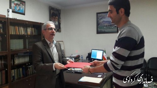 هانی روشن بین از مربیان والیبال  کردکوی  از سوی جمالی فرماندارکردکوی تقدیرشد
