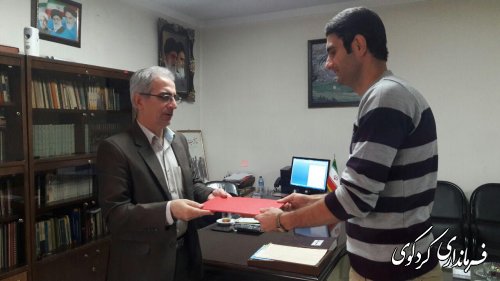 هانی روشن بین از مربیان والیبال  کردکوی  از سوی جمالی فرماندارکردکوی تقدیرشد