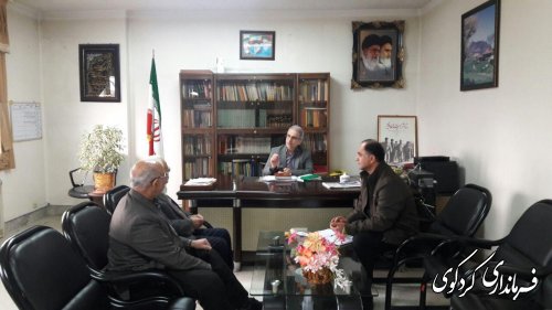 تعدادی از شهروندان با حضور در محل کار جمالی فرماندار کردکوی با وی دیدارکردند.