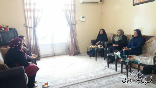 مناسبت گرامیداش دهه کرامت و هفته عفاف و حجاب : از دختران شهید . جانباز تقدیرشد