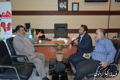 صبح امروز ابرهیم قدمنان فرماندار کردکوی با رئیس بانک صادرات شعبه کردکوی دیدار و گفتگو کرد .