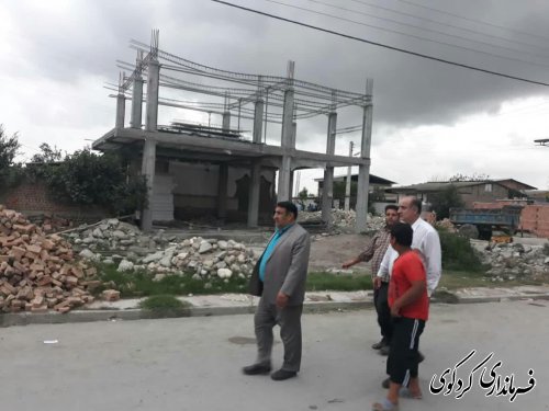 بازدید میدانی ابراهیم قدمنان فرماندار کردکوی از روند ساخت مسکن در روستای سیل زده حاجی آباد دشت