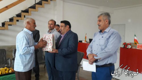 برای نخستین بار در شهرستان کار تحویل تراکتور و ابرار آلات کشاورزی در غرب استان