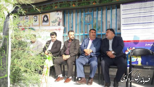 با حضور قدمنان فرماندار کردکوی زنگ مهر در مدارس شهرستان کردکوی به صدا در آمد.