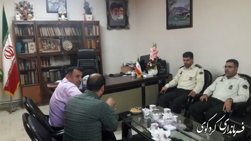 در آستانه گرامیداشت هفته نیروی انتظامی سرهنگ خرمی فرمانده انتظامی با فرمانداردیدارکرد