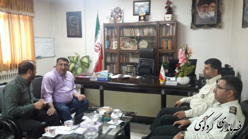 در آستانه گرامیداشت هفته نیروی انتظامی سرهنگ خرمی فرمانده انتظامی با فرمانداردیدارکرد