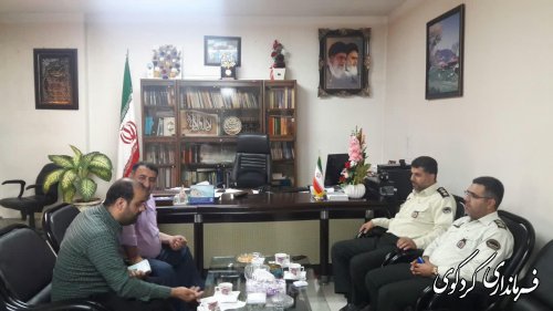 در آستانه گرامیداشت هفته نیروی انتظامی سرهنگ خرمی فرمانده انتظامی با فرمانداردیدارکرد