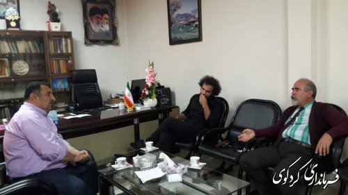 دو تن از سرمایه گذاران و فعالان در بخش گردشگری کشوربا ابراهیم قدمنان فرماندار کردکوی دیدار و گفتگو کردند.