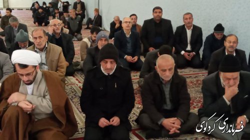 فرماندار شهرستان کردکوی  در نماز عبادی سیاسی جمعه این هفته  در محل مصلی نماز جمعه این شهر حضور یافت. 