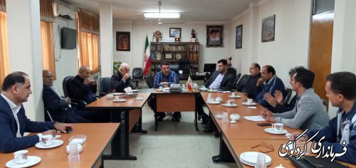 در دیدار دهیار و اعضای شورای اسلامی روستای نامن مسائل و مشکلات این روستا مورد بررسی قرار گرفت.