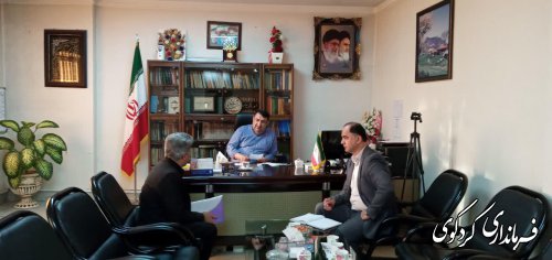 در ملاقات عمومی امروز سه شنبه تعداد از شهروندان شریف شهرستان با ابراهیم قدمنان فرماندار کردکوی دیدار و گفتگو کردند .
