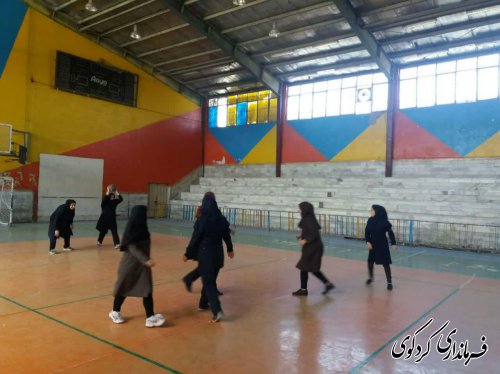 مسابقه " داژبال " ویژه بانوان شاغل در دستگاه های اجرایی غرب استان در کردکوی