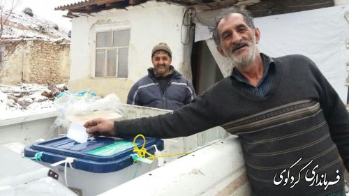 حضور مردم روستای چمن ساور از توابع بخش مرکزی شهرستان کردکوی  در انتخابات