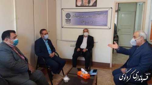 ابراهیم قدمنان فرماندار کردکوی باتفاق شاکری شهردار و دکتر بنی عقیل مدیرکل انتقال خون استان در مرکز سامد استان حضور یافتند.