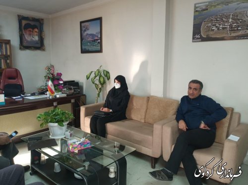 تقدیرقدمنان فرماندارکردکوی از بانوی کارآفرین 