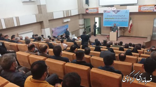 مردم و نخبگان انتقادات خود را همراه با راهکار برای پیشرفت ارائه دهند