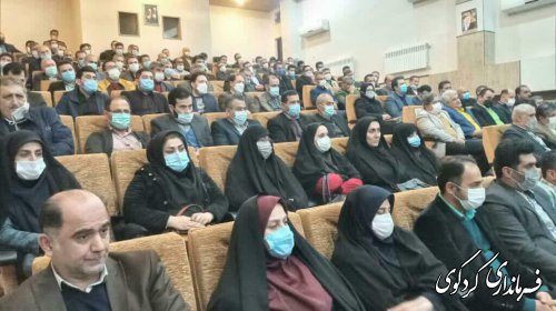دستهای گرمی که برای خدمت به مردم بسوی ما دراز می شود بگرمی می فشاریم.