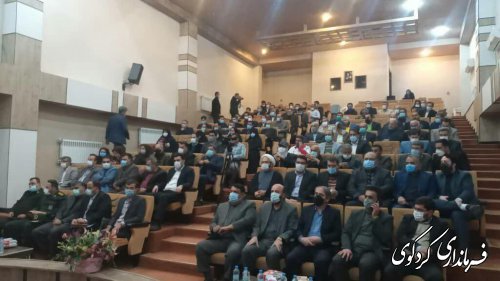 دستهای گرمی که برای خدمت به مردم بسوی ما دراز می شود بگرمی می فشاریم.