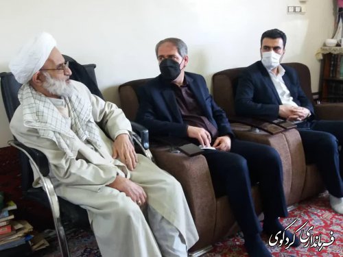 دکتر مولایی فر فرماندار شهرستان با شهدای شهرستان تجدید عهد و پیمان کرد.