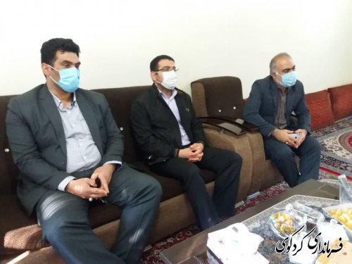 دکتر مولایی فر فرماندار شهرستان با شهدای شهرستان تجدید عهد و پیمان کرد.
