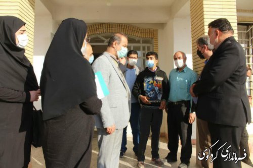 بازدید فرماندار شهرستان از یک مدرسه در شهر کردکوی