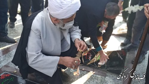 عطر افشانی و غبار روبی در امازاده روشن اباد کردکوی بر گزار شد.