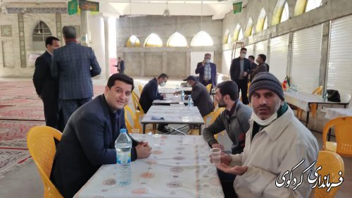برگزاری میز خدمت با حضور فرماندار و مدیران ادارات شهرستان در مصلای نماز جمعه